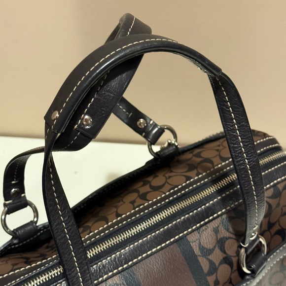 Coach EUC  brown and Black Handbag zipper closer - Picture 4 of 11